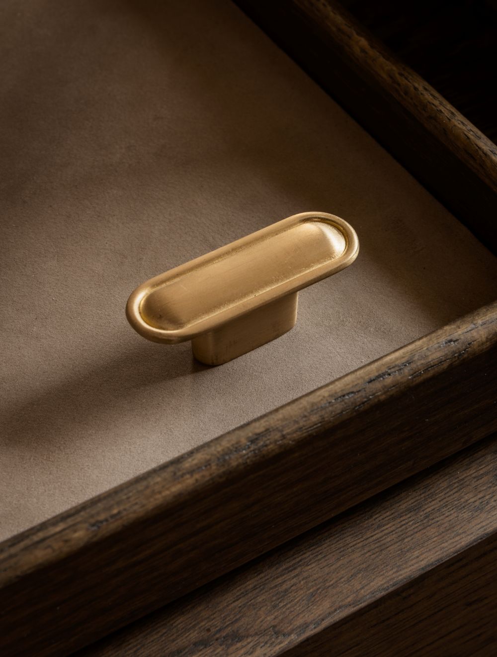 BUTTON knob by NORM archtiects and BRANDT Copenhagen. Perfect as kitchen handle and cabinet hardware for luxury homes.
