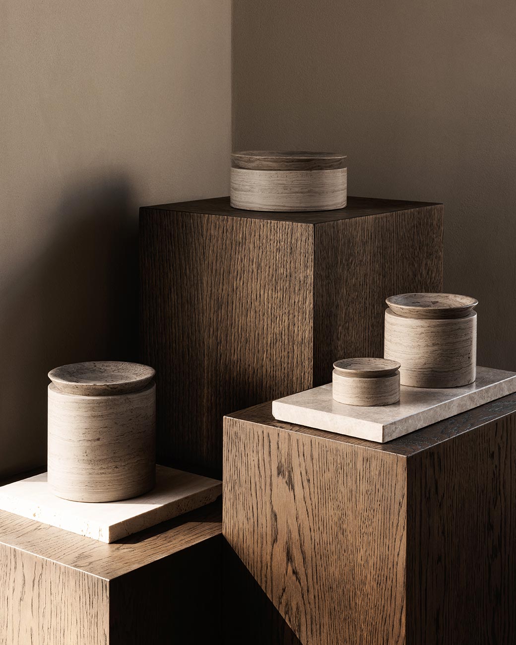 brandtcph-edo-canister-collection-smoke-grey_1tiff_be4ea64d-ae15-4f6b-8be7-65b5881a87c7.jpg