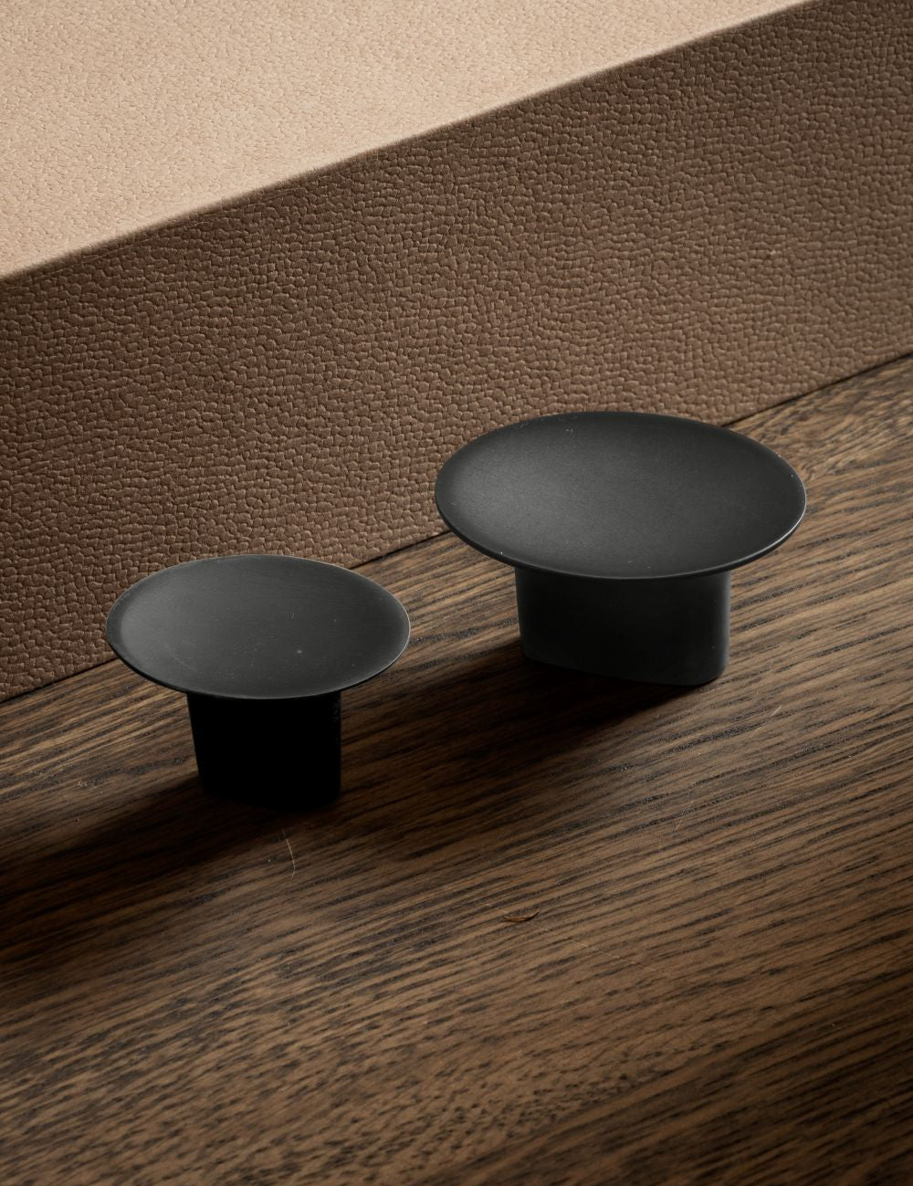 LEAF knob by BRANDT Copenhagen. A hardware collection in collab with Norm architects consisting of knobs, T-bars and pull bars.