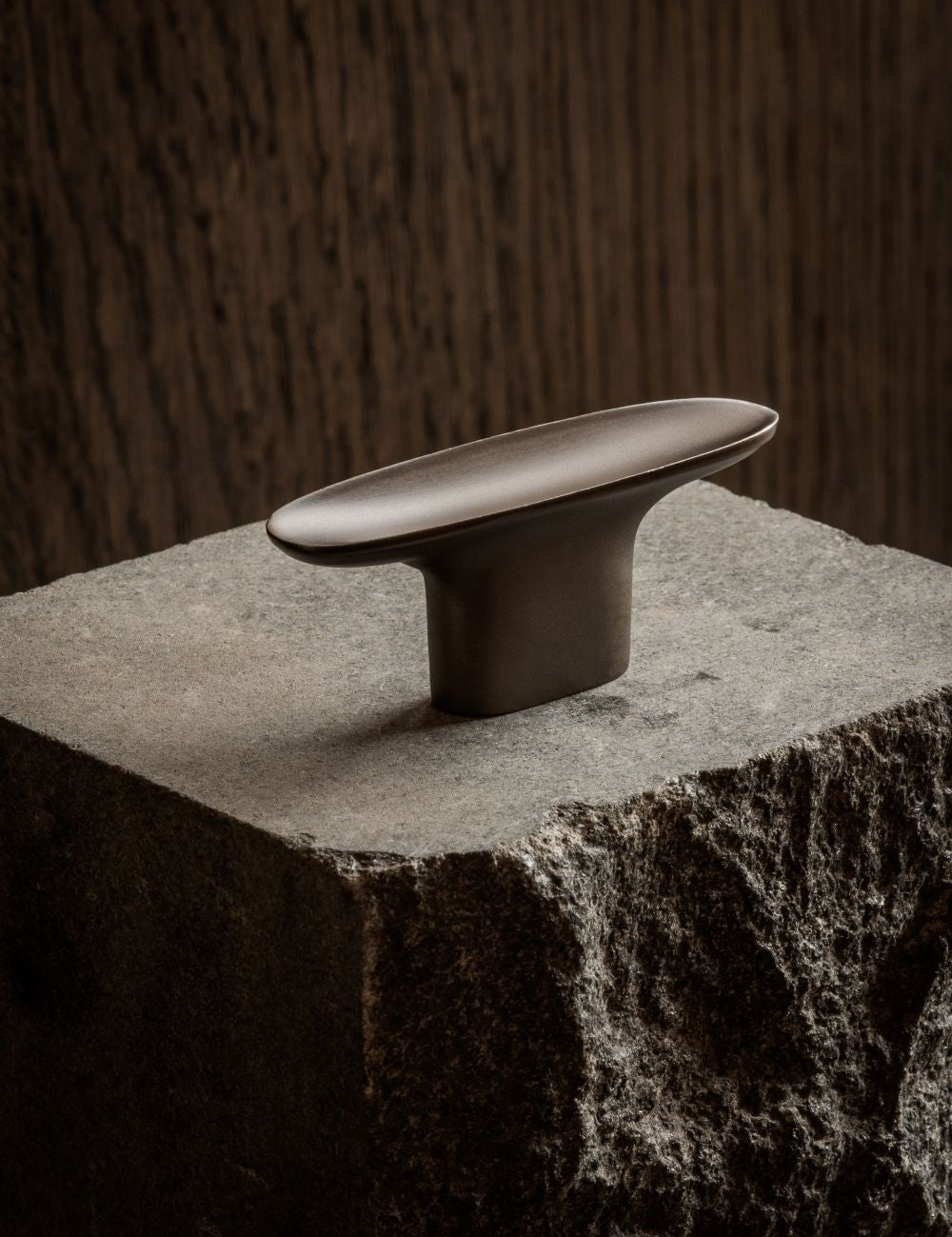 LEAF T-bar 65 mm in burnished brass by BRANDT Copenhagen and Norm architects. Kitchen handle in solid brass - ideal for kitchen drawers and cupboard fronts.