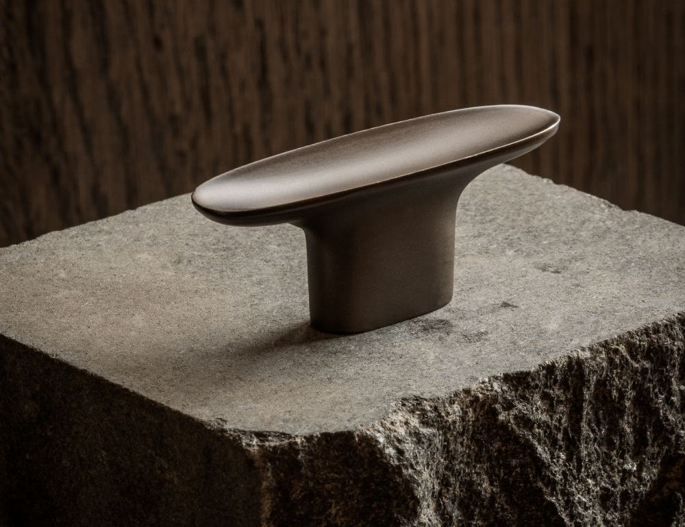 LEAF T-bar 65 mm in burnished brass by BRANDT Copenhagen and Norm architects. Kitchen handle in solid brass - ideal for kitchen drawers and cupboard fronts.