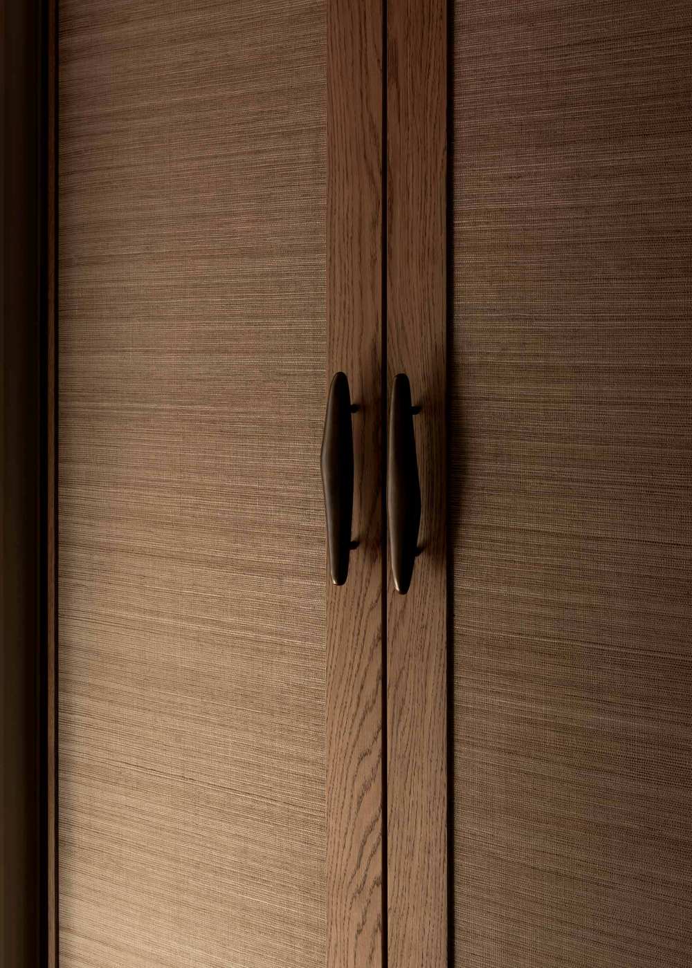 NOBLE pull bar long in Burnished Brass patina. Part of our organic hardware collection designet by Julie Brandt for BRANDT Copenhagen. The collection constist of cabinet knobs, T-bars, pull bars and hooks