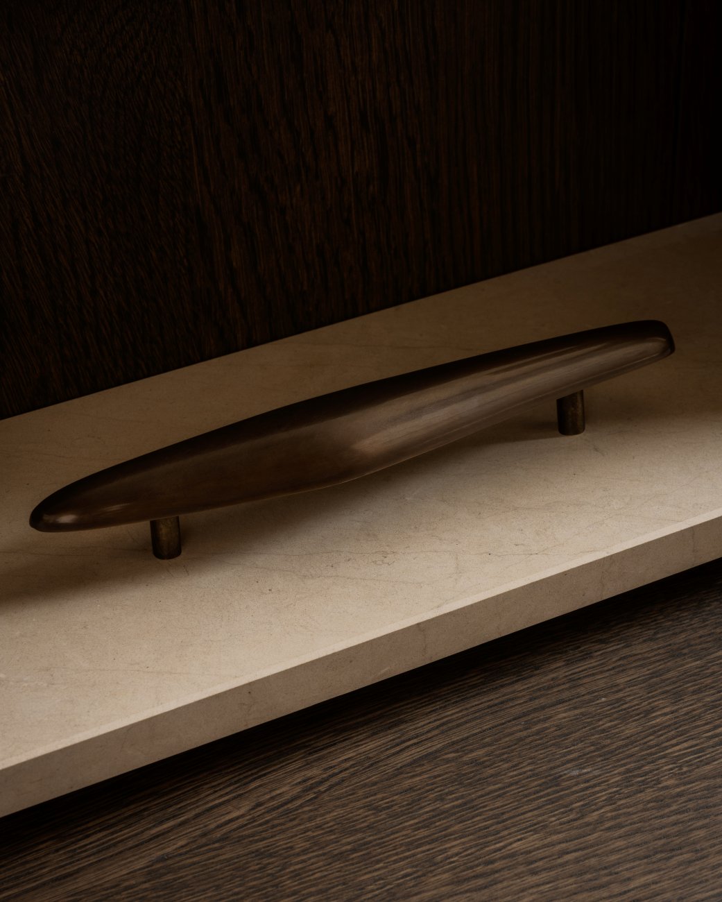 NOBLE pull bar long in Burnished Brass patina. Part of our organic hardware collection designet by Julie Brandt for BRANDT Copenhagen. The collection constist of cabinet knobs, T-bars, pull bars and hooks