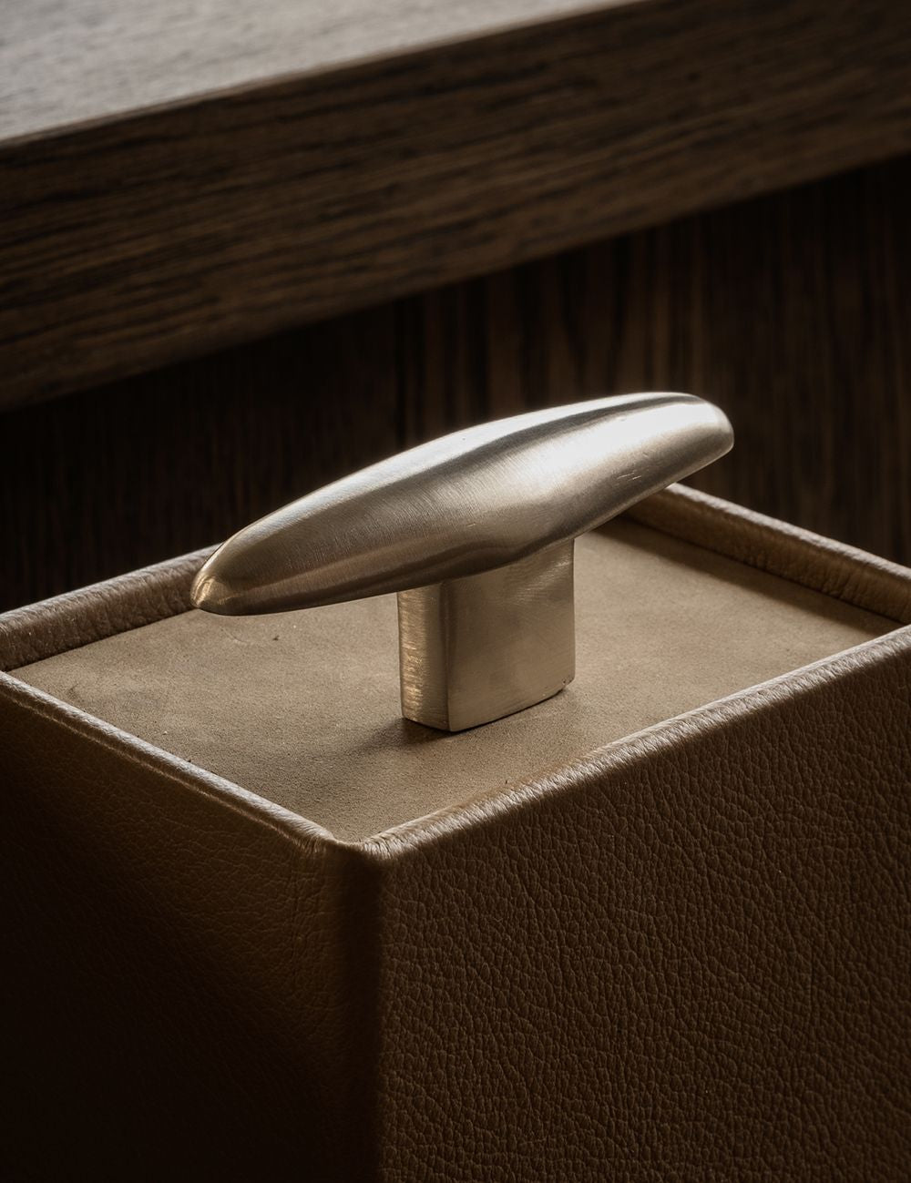 NOBLE T-bar in Satin Nickel from our organically shaped hardware collection.  Made of solid brass and designed by Julie Brandt for BRANDT Copenhagen.