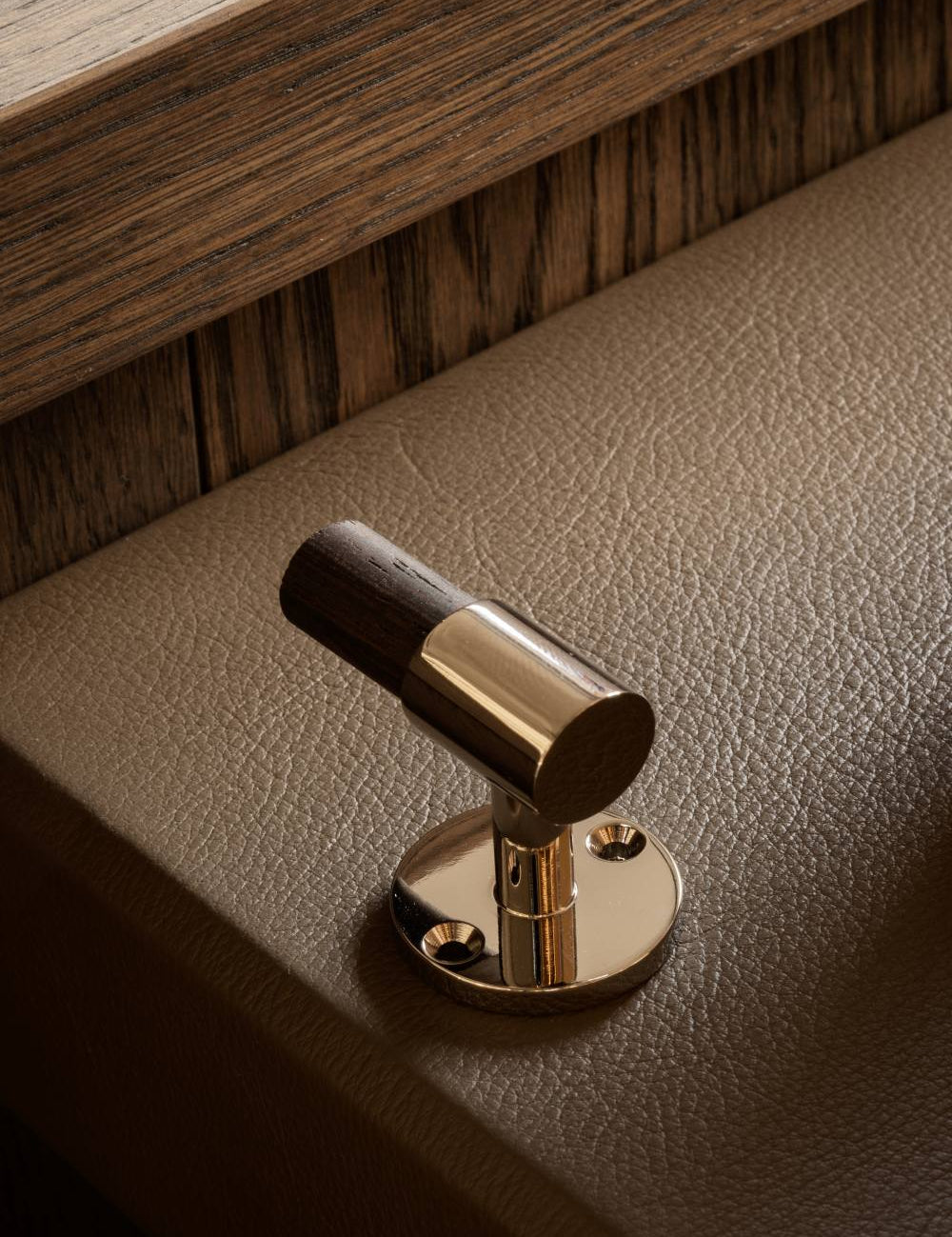 SIGNATURE hook for tea towels or bathroom towels made of solid brass with finish in Polished Nickel and Wenge. Designed by Julie Brandt for BRANDT Copenhagen.