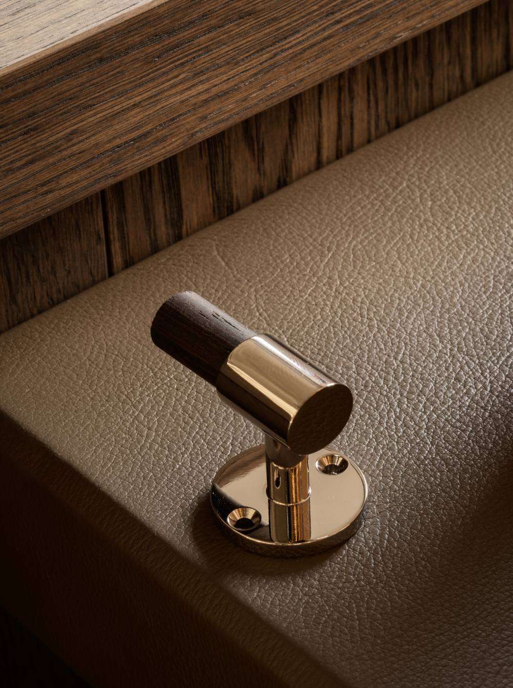 SIGNATURE hook for tea towels or bathroom towels made of solid brass with finish in Polished Nickel and Wenge. Designed by Julie Brandt for BRANDT Copenhagen.