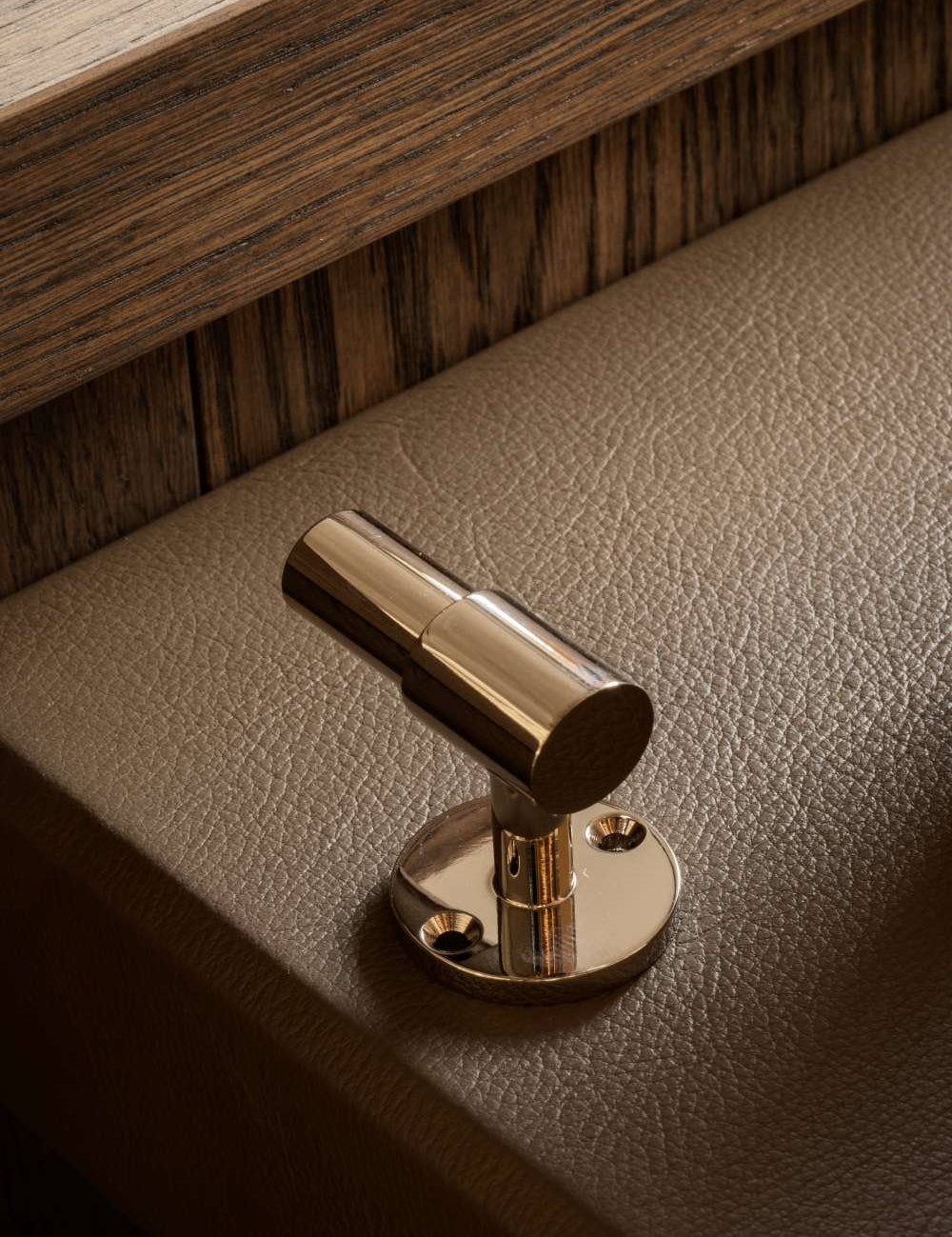 SIGNATURE hook for tea towels or bathroom towels made of solid brass with finish in Polished Nickel. Designed by Julie Brandt for BRANDT Copenhagen.