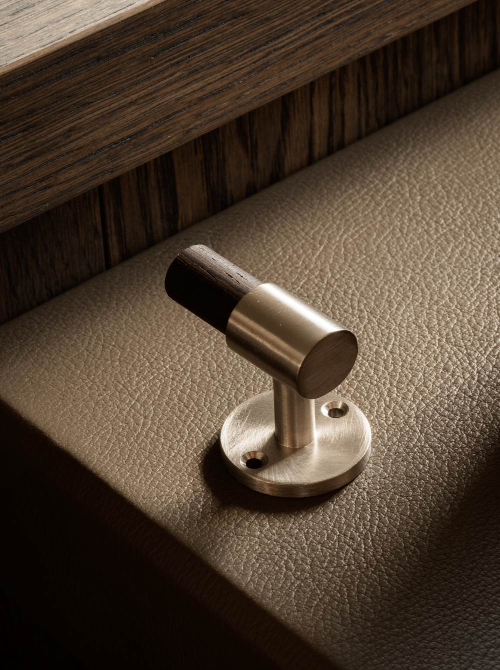 SIGNATURE hook for tea towels or bathroom towels made of solid brass with finish in Satin Nickel and Wenge. Designed by Julie Brandt for BRANDT Copenhagen.