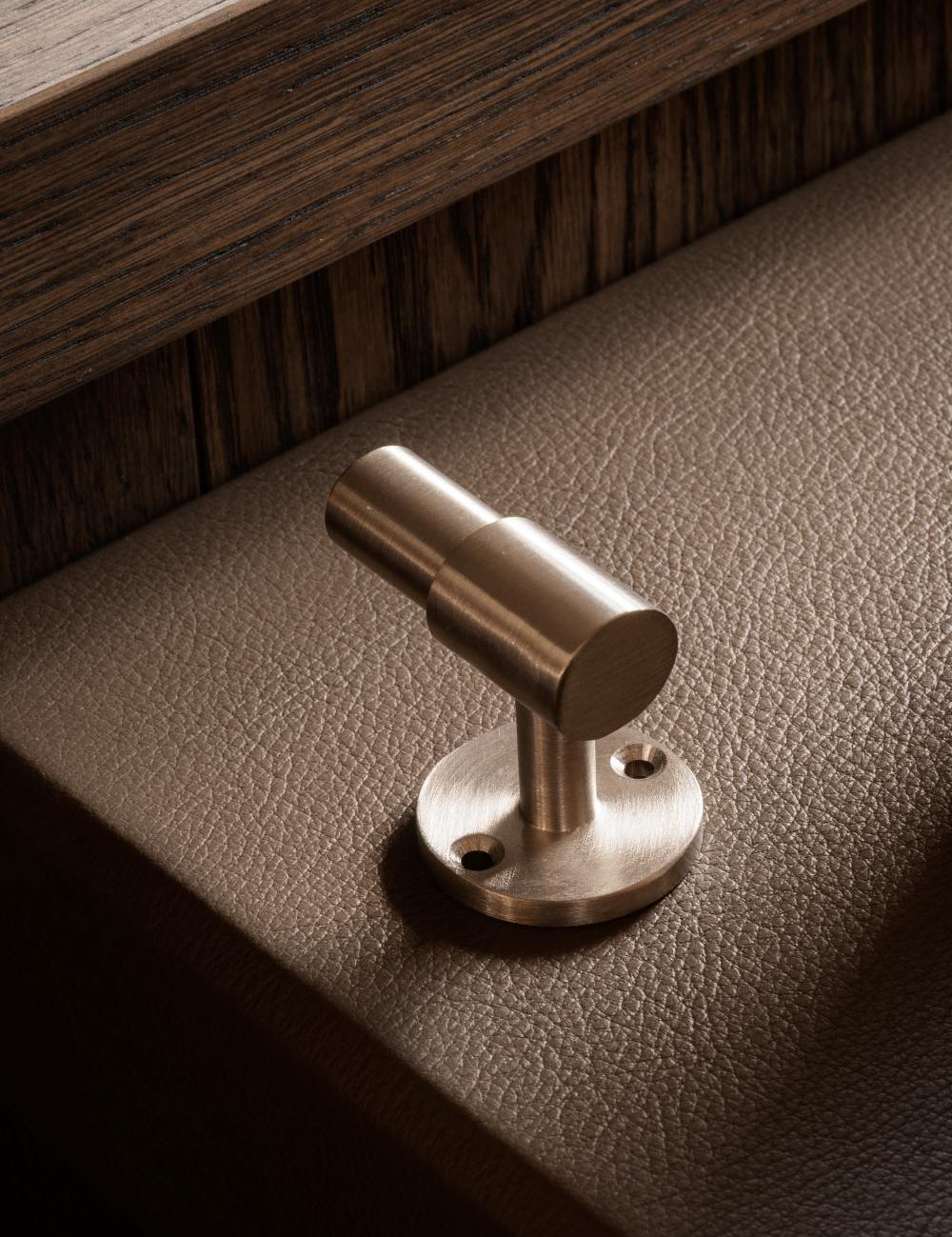 SIGNATURE hook for tea towels or bathroom towels made of solid brass with finish in Satin Nickel. Designed by Julie Brandt for BRANDT Copenhagen.