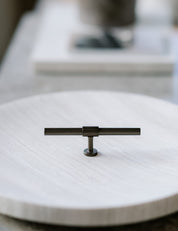 SIGNATURE slim - T-bar 107 mm - Burnished Brass / Burnished Brass by BRANDT Copenhagen 