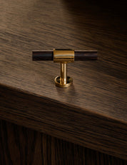 Cabinet handle SIGNATURE slim T-bar 54 mm in Polished Brass / Wenge. Modern luxury kitchen cabinet handles made of solid brass by BRANDT Copenhagen.