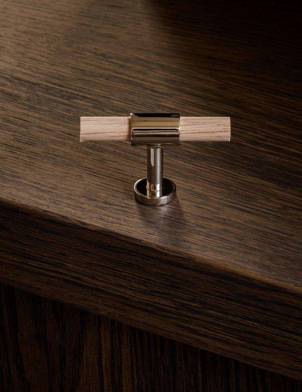  Oak. Modern luxury kitchen cabinet handles made of solid brass by BRANDT Copenhagen.
