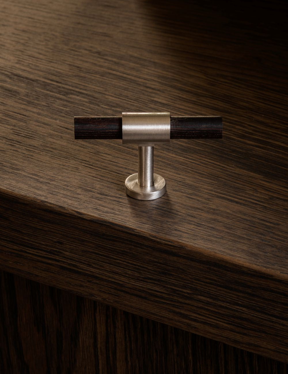  Wenge. Modern kitchen cabinet handles made of solid brass by BRANDT Copenhagen.