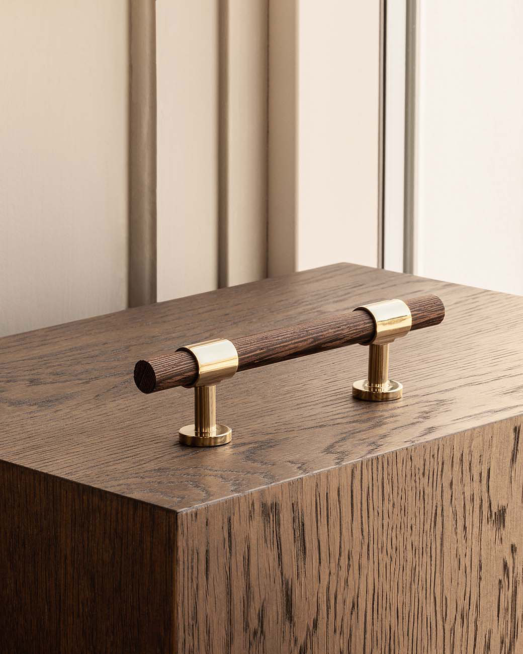 brandtcph-signature20-pull-bar-156mm-polished-brass-wenge_1tiff.jpg