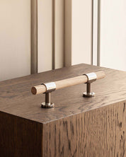 SIGNATURE 20 - pull bar 156 mm - Polished Nickel / Oak
