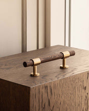 SIGNATURE 20 - pull bar 156 mm - Satin Brass / Wengé