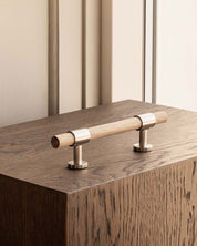 SIGNATURE 20 - pull bar 156 mm - Satin Nickel / Oak
