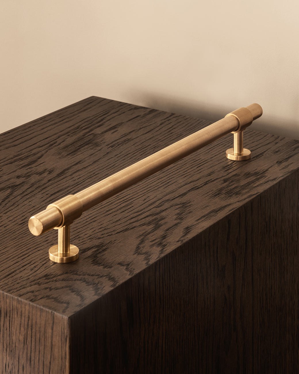 brandtcph-signature20-pull-bar-284mm-satin-brass_1tiff.jpg