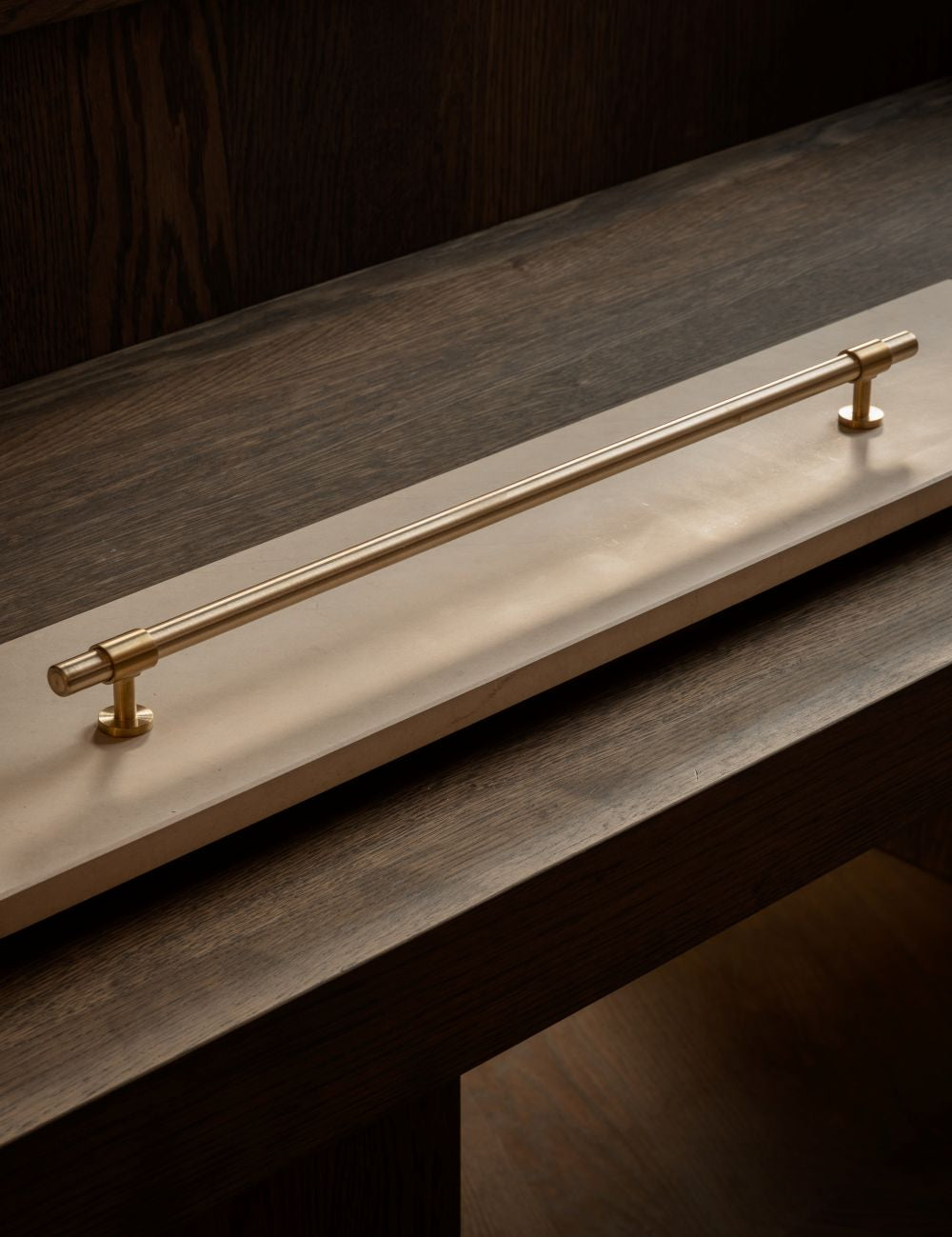 SIGNATURE 20 pull bar 476 mm in Burnished Brass. This closet pull or appliance pull from BRANDT Copenhagen are suitable for bespoke furniture, kitchens, wardrobes, and bathroom cabinetry. Luxury hardware made of solid brass.
