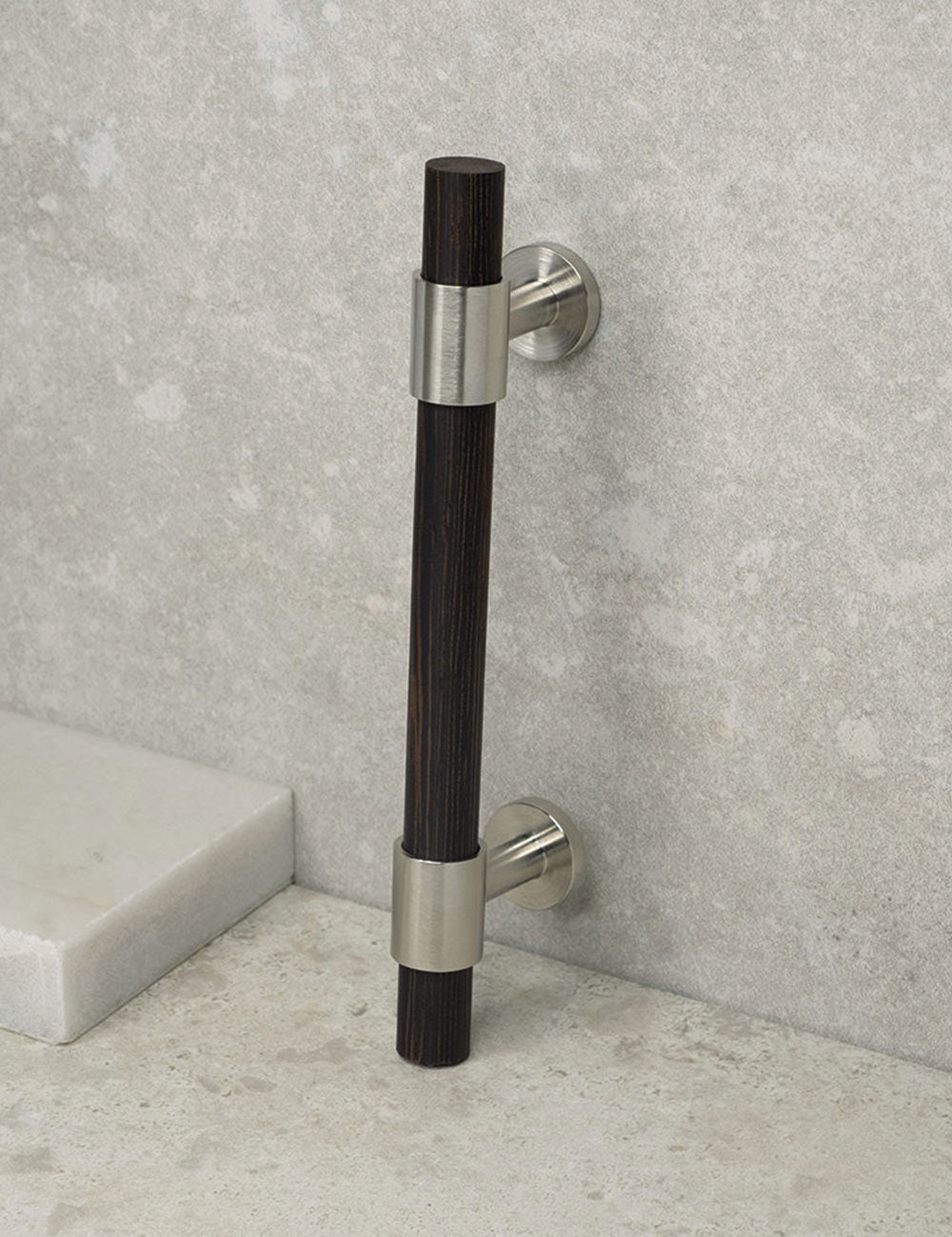 SIGNATURE 20 - pull bar 156 mm - Satin Nickel / Wengé by BRANDT Copenhagen 