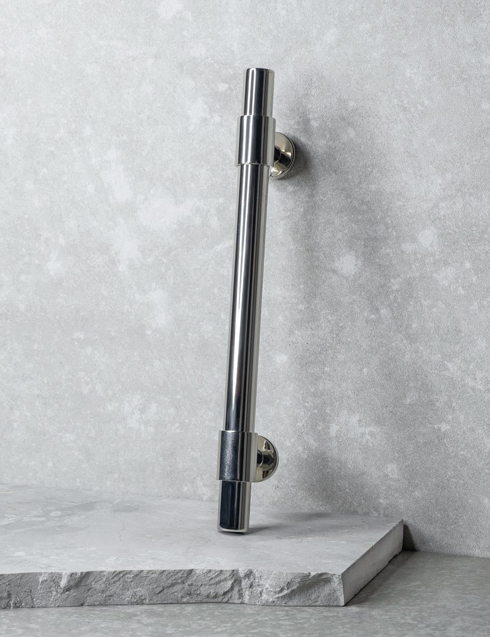 SIGNATURE 20 - pull bar 188 mm - Polished Nickel / Polished Nickel by BRANDT Copenhagen 