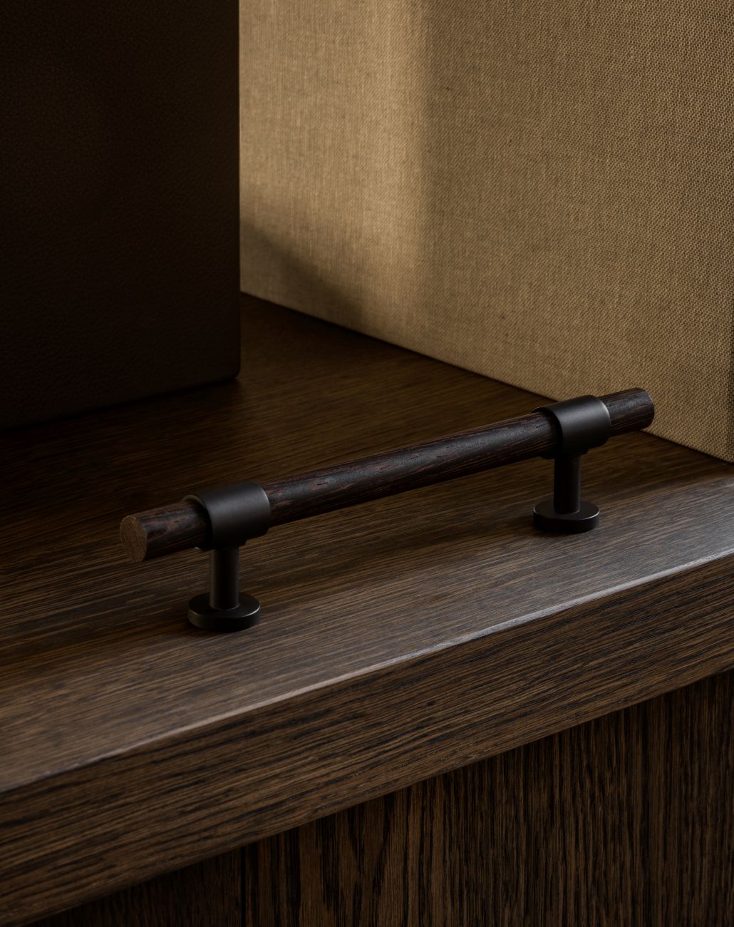 SIGNATURE 20 - pull bar 188 mm - Nearly Black / Wengé by BRANDT Copenhagen 