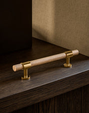 SIGNATURE 20 - pull bar 188 mm - Polished Brass / Oak by BRANDT Copenhagen 