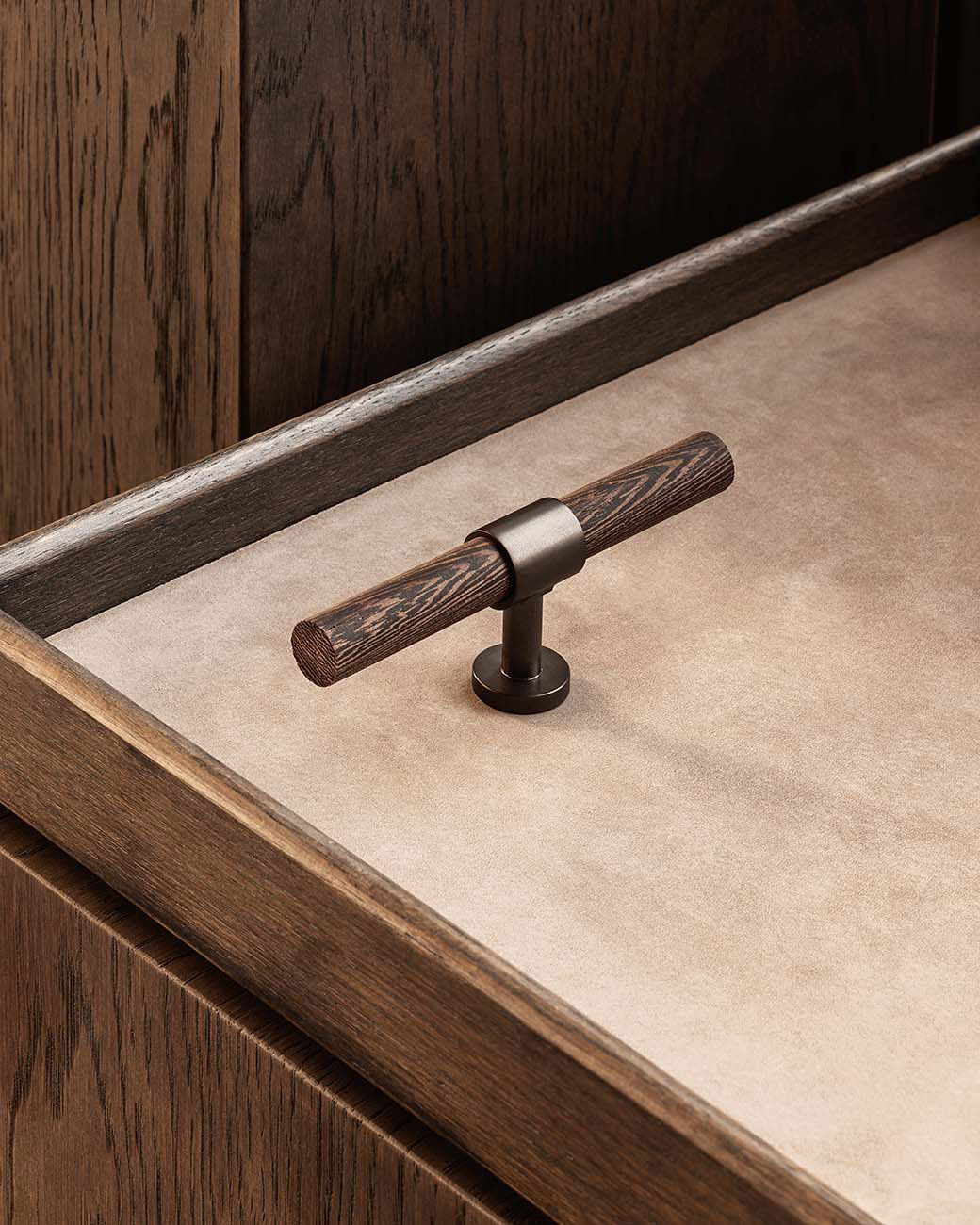 brandtcph-signature20-t-bar-113mm-burnished-brass-wenge_1tiff.jpg