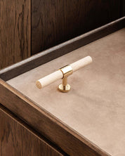 SIGNATURE 20 - T-bar 113 mm - Polished Brass / Oak