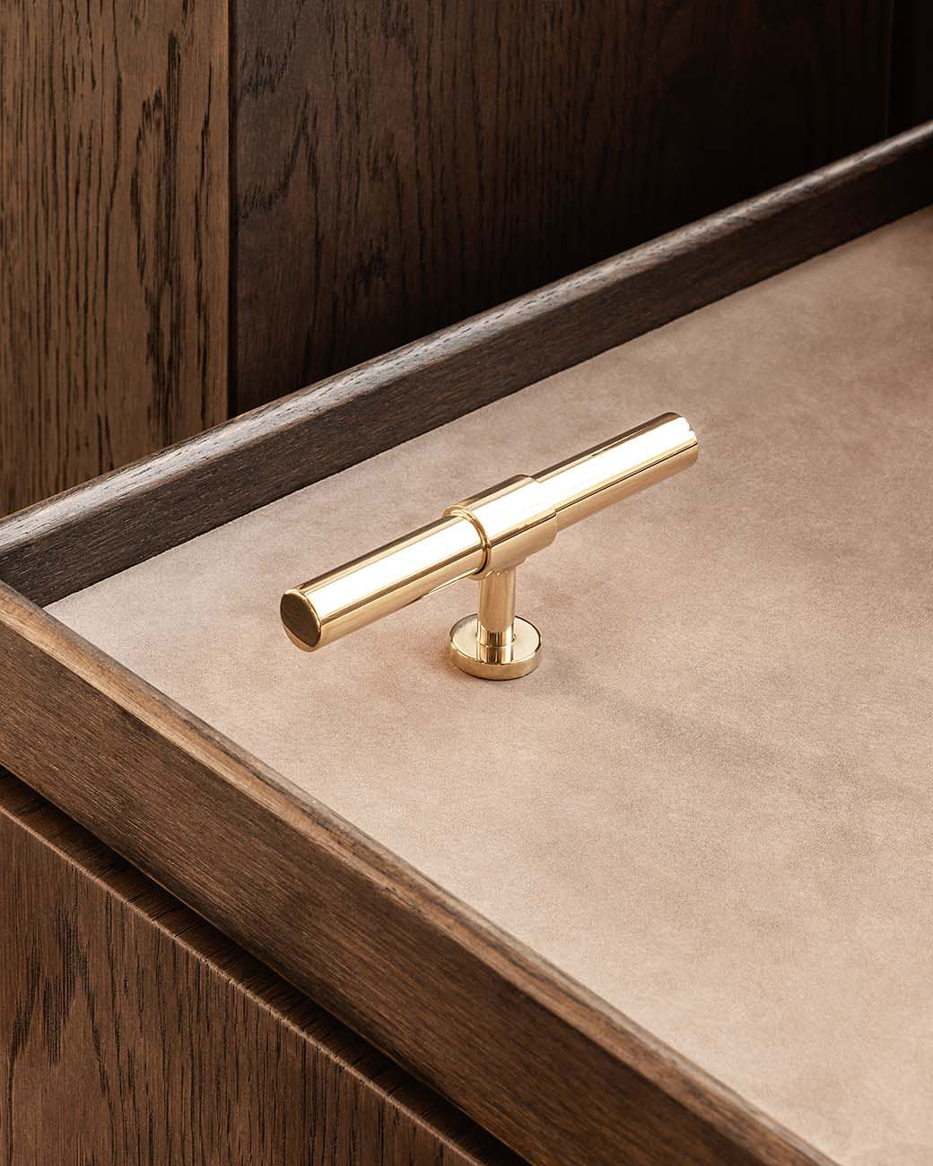 brandtcph-signature20-t-bar-113mm-polished-brass_1tiff.jpg