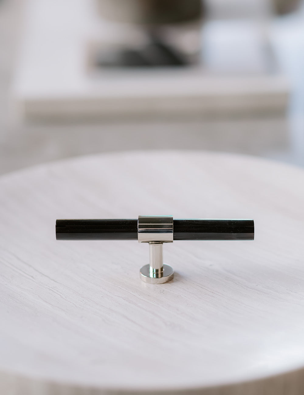 SIGNATURE 20 - T-bar 113 mm - Polished Nickel / Black Horn by BRANDT Copenhagen 