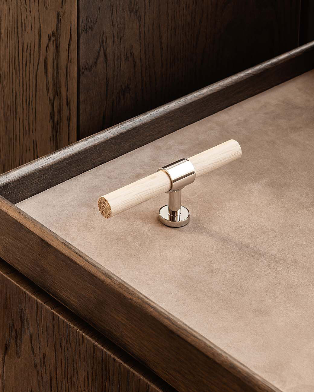 brandtcph-signature20-t-bar-113mm-polished-nickel-oak_1tiff.jpg
