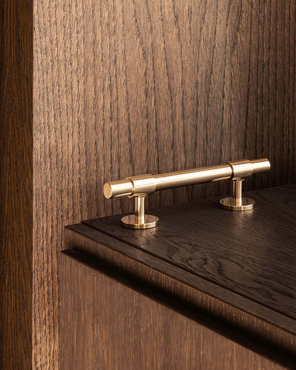 brandtcph-signature30-pull-bar-156mm-polished-brass_1tiff.jpg