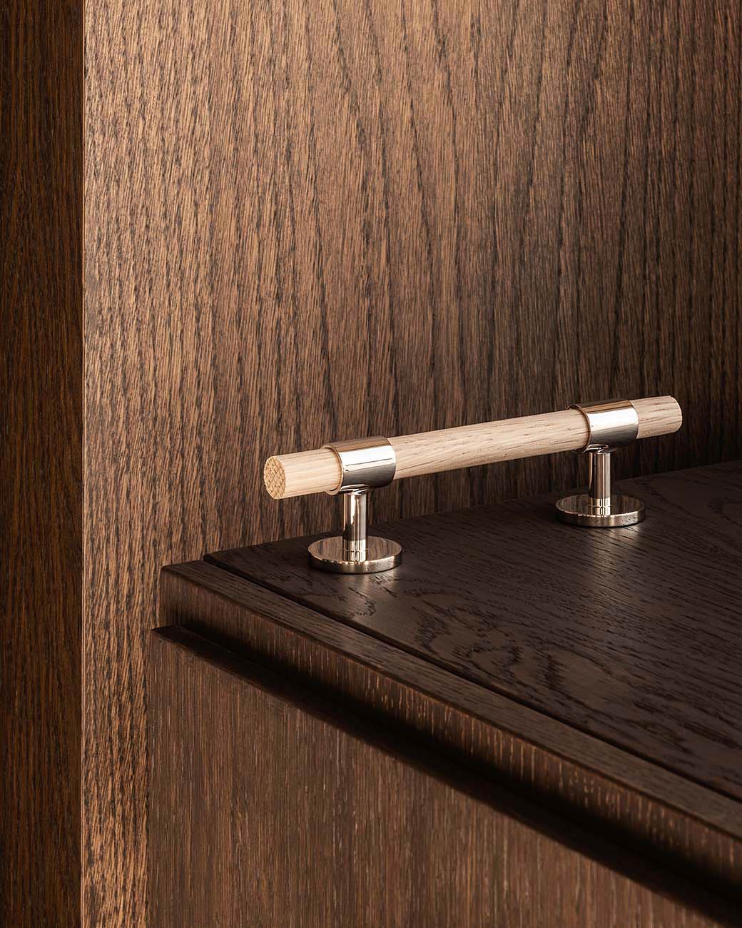 brandtcph-signature30-pull-bar-156mm-polished-nickel-oak_1tiff.jpg
