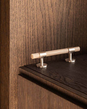 SIGNATURE 30 - pull bar 156 mm - Satin Nickel / Oak