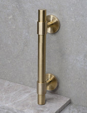 SIGNATURE 30 - pull bar handle 156 mm - Satin Brass / Satin Brass by BRANDT Copenhagen