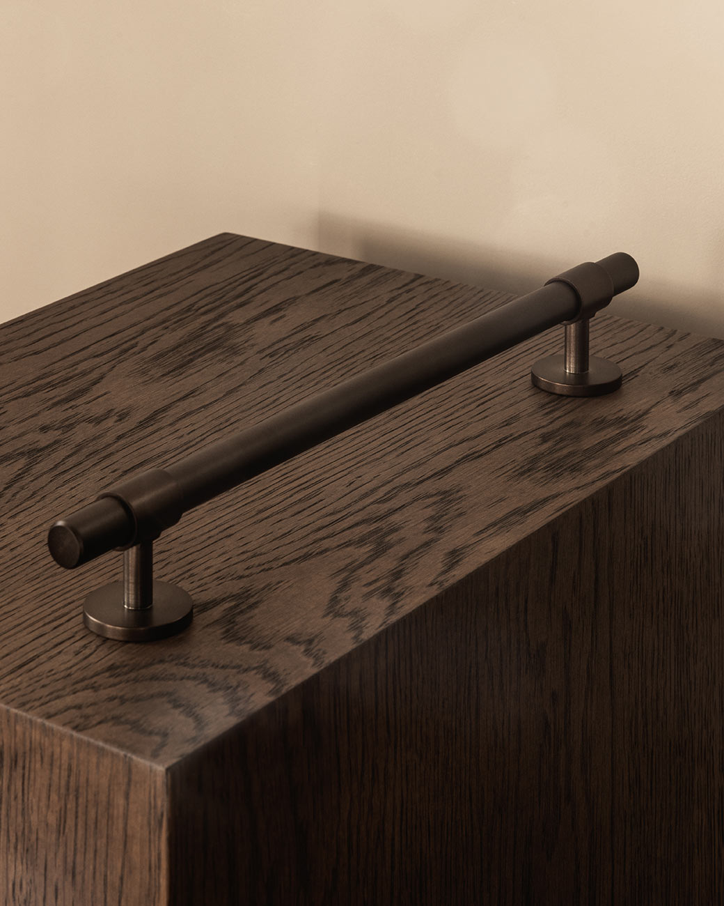SIGNATURE 30 - pull bar 284 mm - Burnished Brass