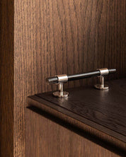 SIGNATURE 30 - pull bar 156 mm - Polished Nickel / Black Horn