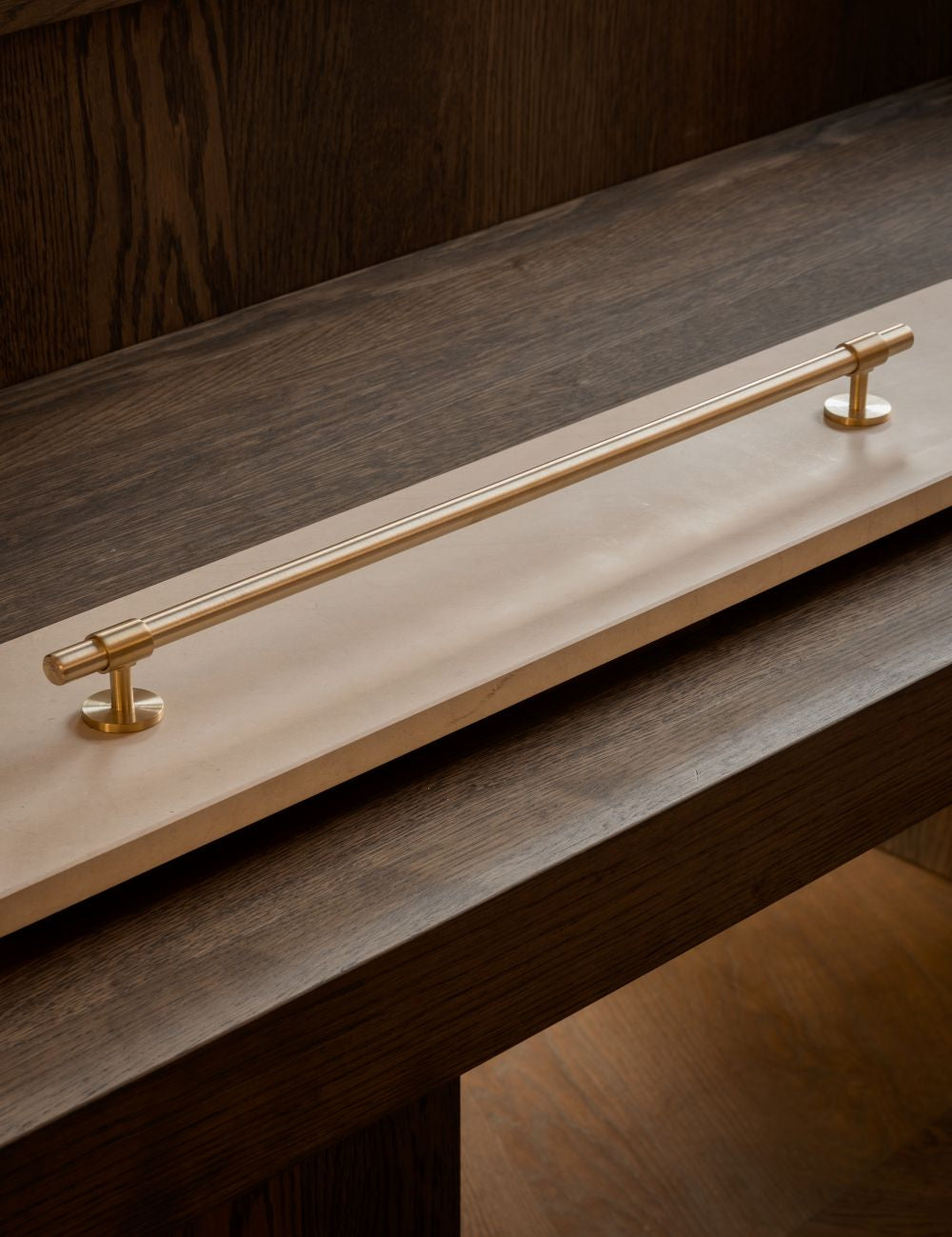 SIGNATURE 30 pull bar handle 476 mm in Burnished Brass. This closet pull or appliance pull from BRANDT Copenhagen are suitable for bespoke furniture, kitchens, wardrobes, and bathroom cabinetry. Luxury hardware made of solid brass.