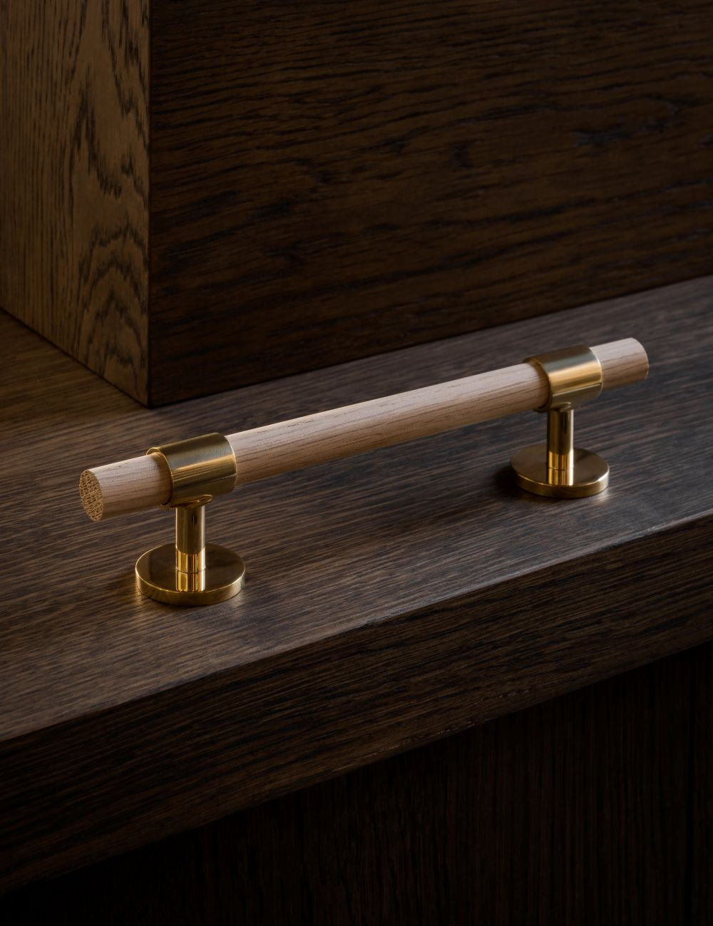  Oak. Luxury cabinet hardware made of solid brass by BRANDT Copenhagen.