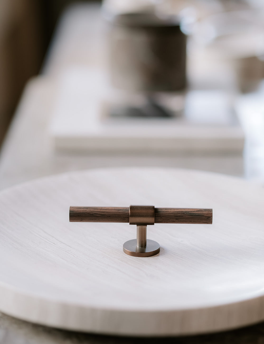 SIGNATURE 30 - T-bar 113 mm - Burnished Brass / Wengé by BRANDT Copenhagen 