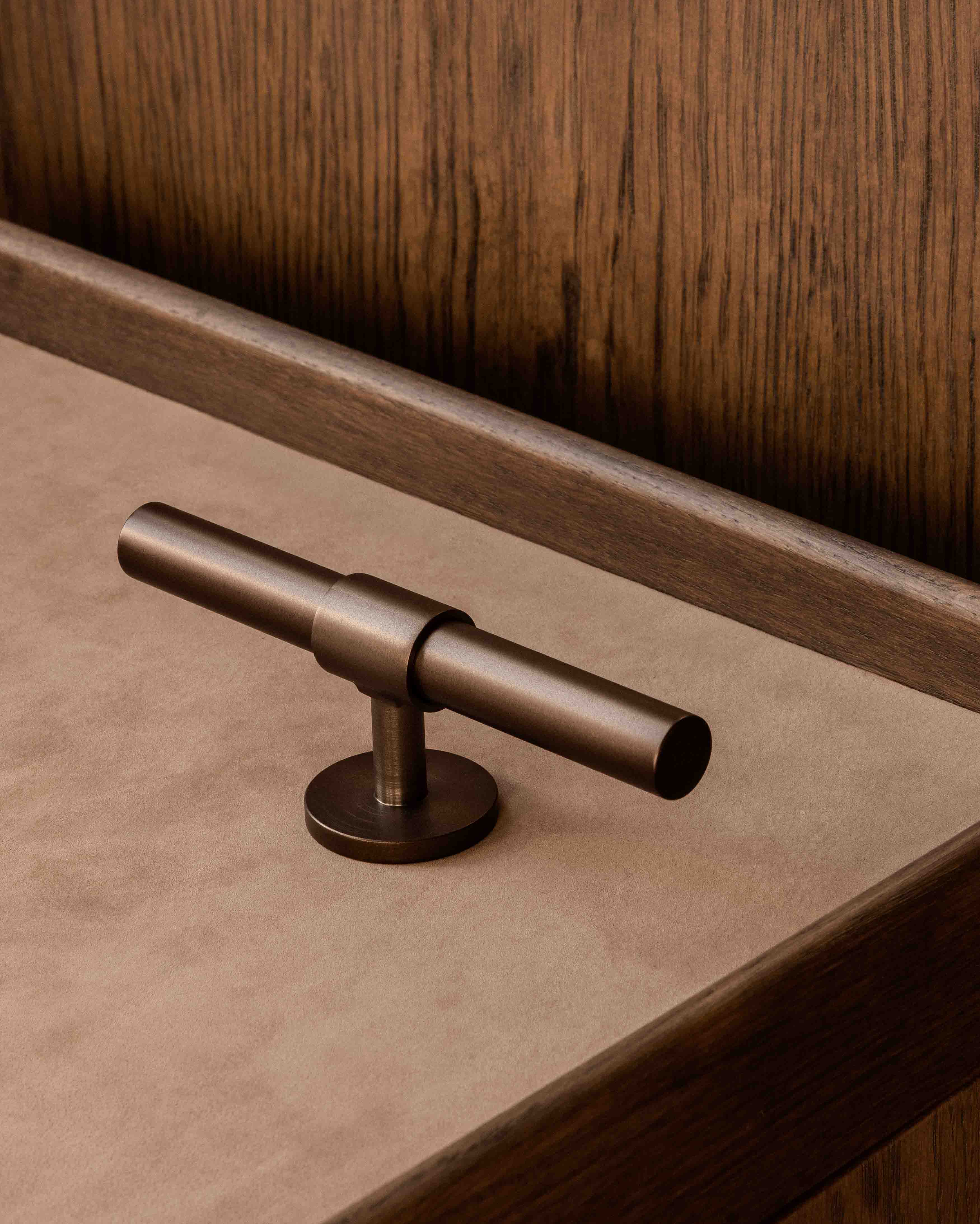 brandtcph-signature30-t-bar-113mm-burnished-brass_1tiff.jpg