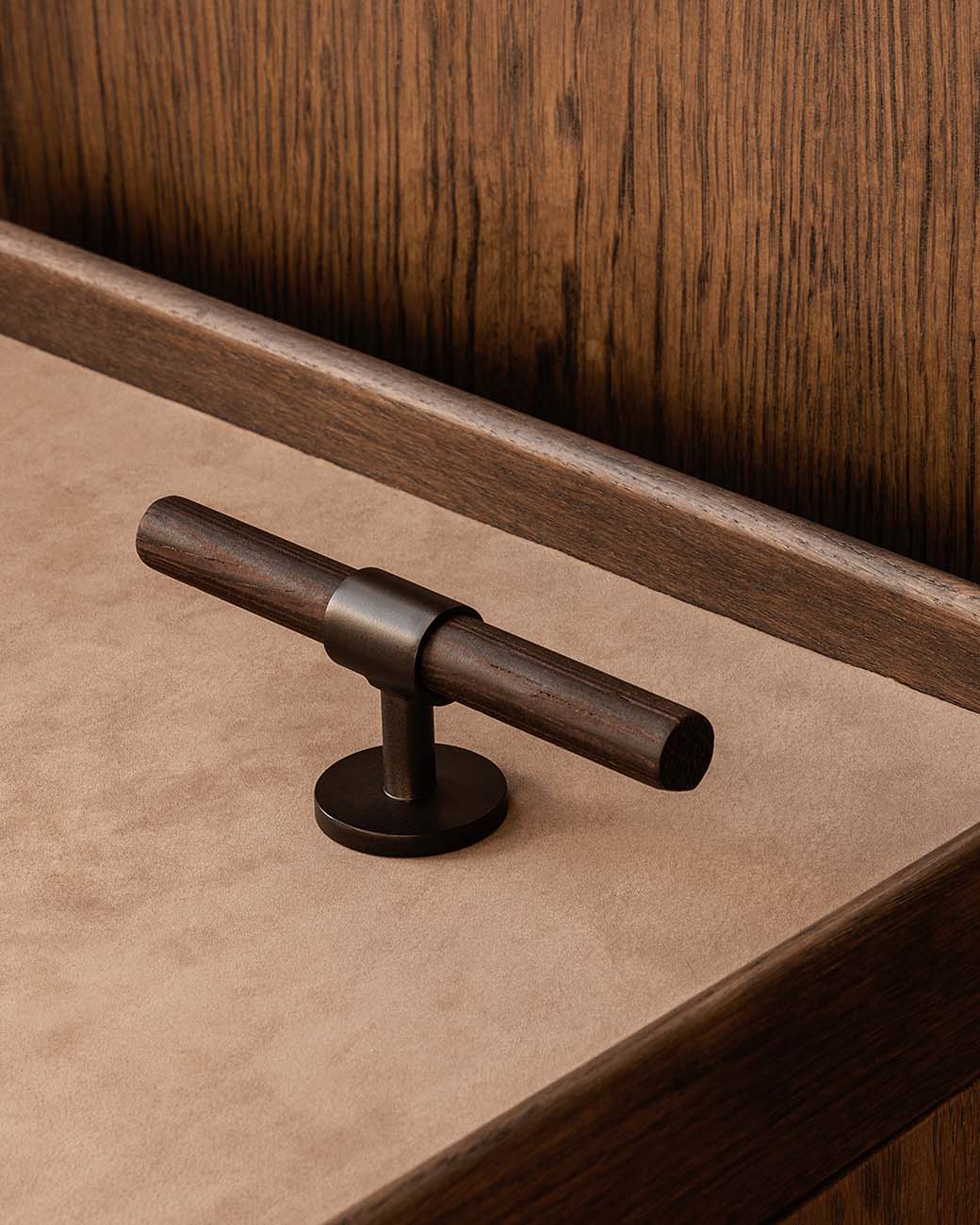 brandtcph-signature30-t-bar-113mm-nearly-black-wenge_1tiff.jpg
