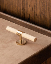 SIGNATURE 30 - T-bar 113 mm - Polished Brass / Oak
