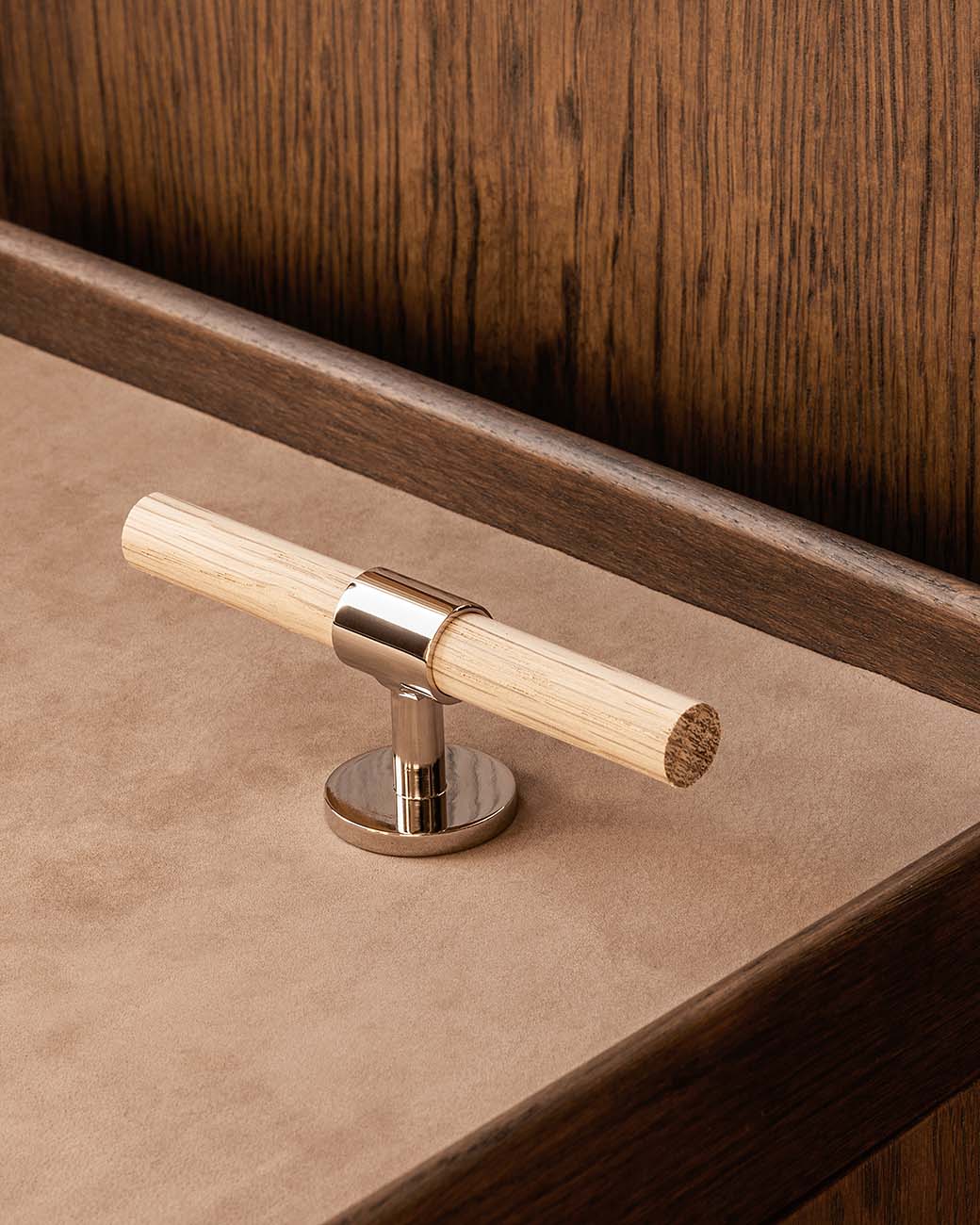 brandtcph-signature30-t-bar-113mm-polished-nickle-oak_1tiff.jpg