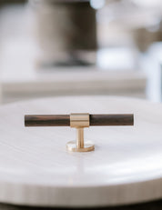 SIGNATURE 30 - T-bar 113 mm - Satin Brass / Wengé by BRANDT Copenhagen 