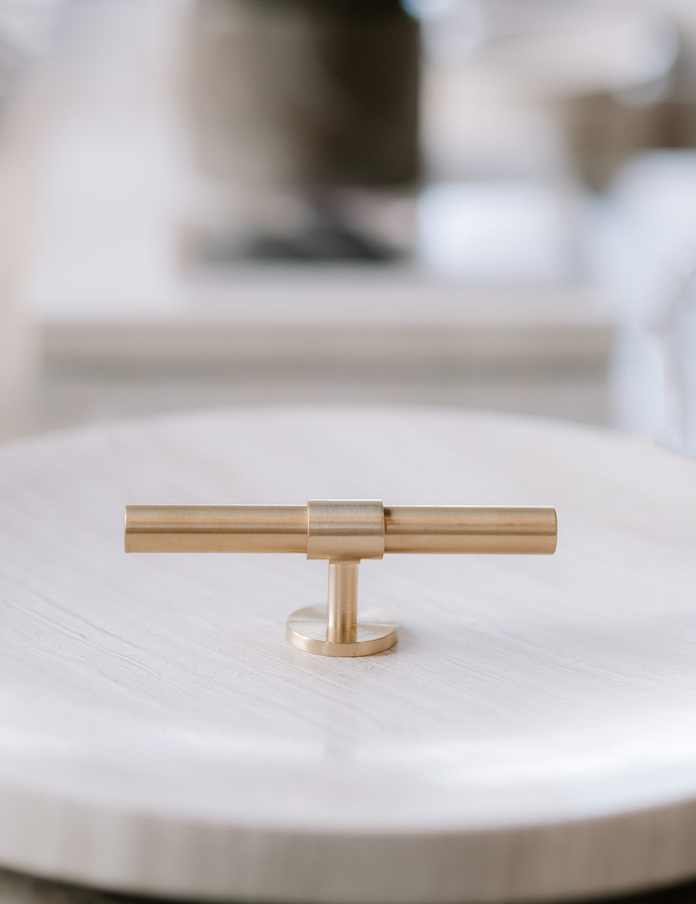 SIGNATURE 30 - T-bar handle 113 mm - Satin Brass / Satin Brass by BRANDT Copenhagen 