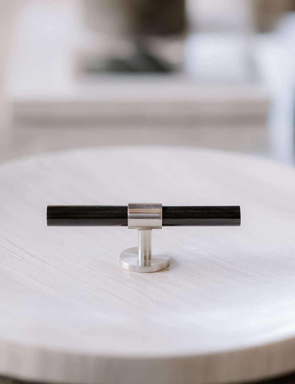 SIGNATURE 30 - T-bar 113 mm - Satin Nickel / Black Horn by BRANDT Copenhagen 