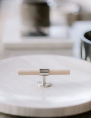 SIGNATURE 30 - T-bar handle 113 mm - Satin Nickel / Oak by BRANDT Copenhagen 