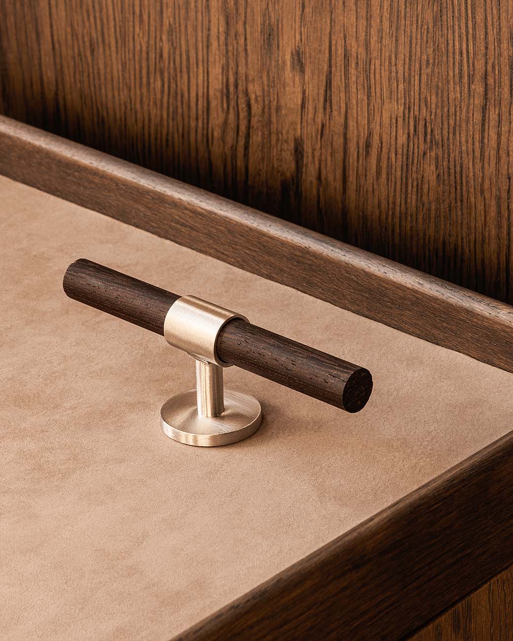 brandtcph-signature30-t-bar-113mm-satin-nickel-wenge_1tiff.jpg